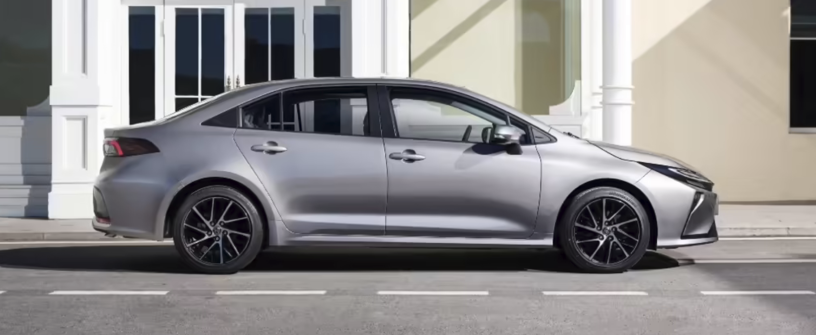 9.9万起 中期改款一汽丰田卡罗拉今日上市 配置动力全面升级